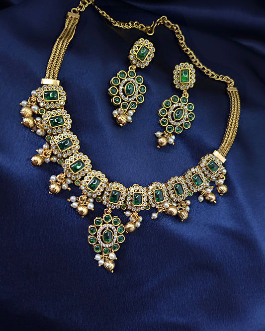 Emerald Royale Kundan Necklace Set